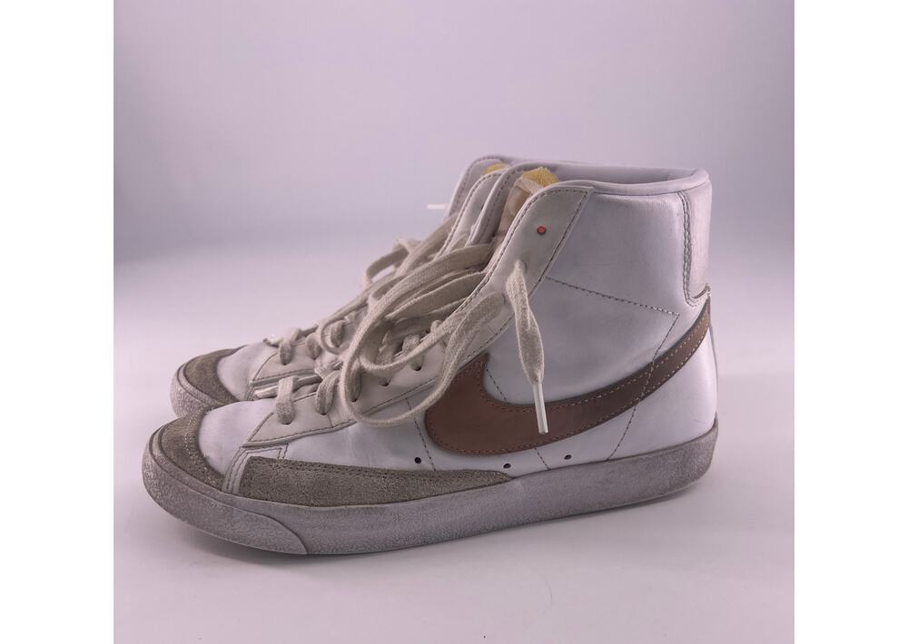 Nike High Top Shoes Womens Size 9.5 White Light Pink Blazer Mid 77 Activewear